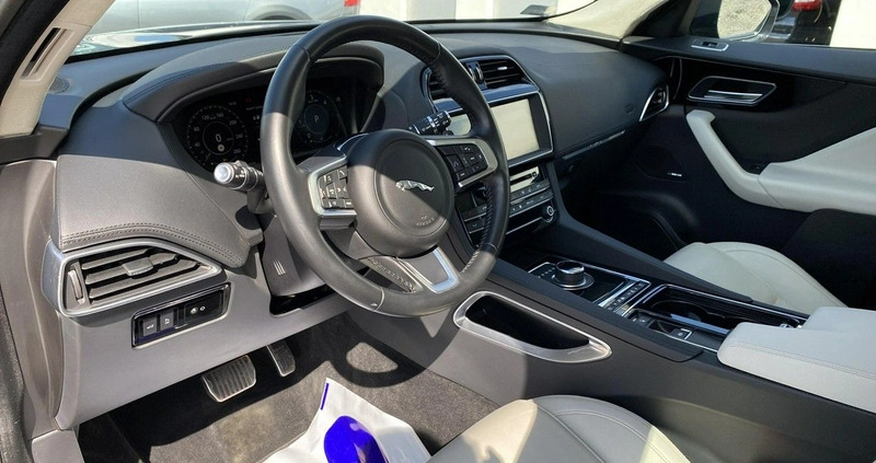 Jaguar F-Pace cena 169900 przebieg: 44000, rok produkcji 2020 z Witnica małe 379